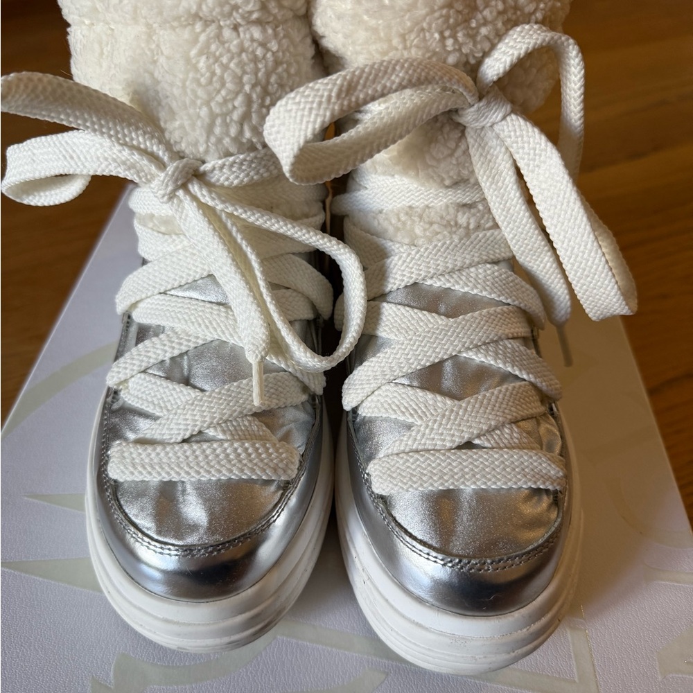 Moncler Women’s Silver and Cream Boots
